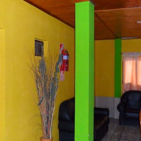 Residencial Arcoiris Hotel Puerto Iguazú Esterno foto