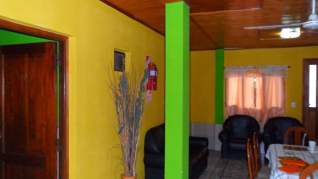 Residencial Arcoiris Hotel Puerto Iguazú Esterno foto