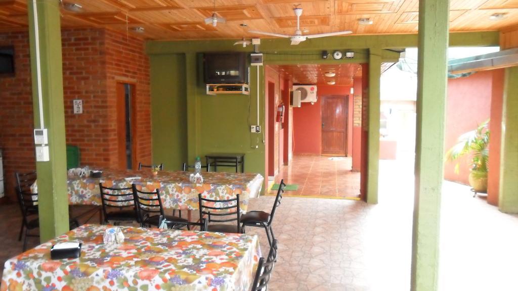 Residencial Arcoiris Hotel Puerto Iguazú Camera foto